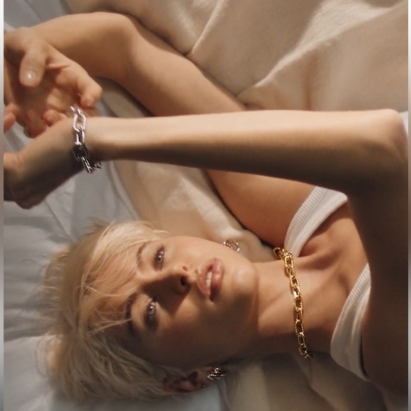 Yurman Style Madison Chain Toggle Bracelet in Silver with Pave Diamonds - Picture 10 of 10